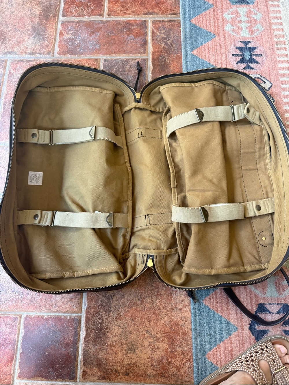 Filson Tan Canvas Duffel with Dark Brown Leather Trim twill Pullman style large - Picture 4 of 9